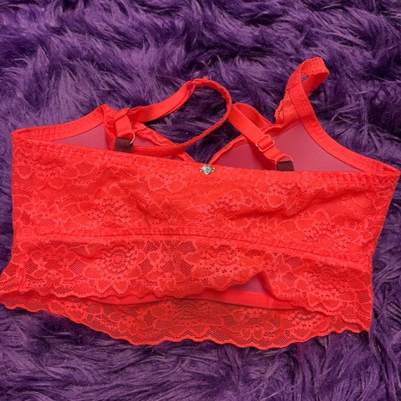 Victoria Secrets Bra NWTS - Picture 2 of 4